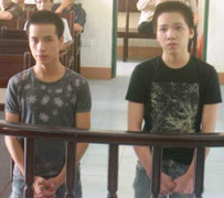 Hai kẻ đồi truỵ lãnh án 15 năm tù