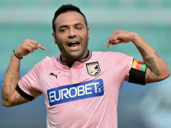 Cú bắt volley ghi bàn từ cự ly 40m