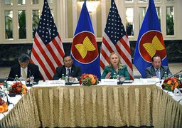 Ngoại trưởng ASEAN nhận bản thảo COC