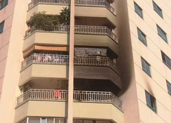 Hà Nội: Cháy chung cư, hàng trăm người tháo chạy