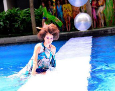 Top Model: Thảm họa âm nhạc và catwalk gây cười!