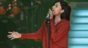 The Voice: Xem Thảo Nguyên hát 'Sương đêm'