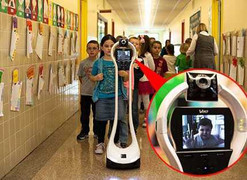 Robot giá 3000 euro đi ‘học hộ’