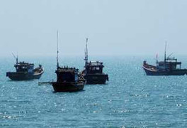 Bão số 7 ‘tăng sức mạnh’ trên biển Đông