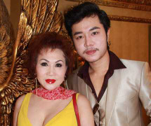 Siêu mẫu yêu tỷ phú U60: 'Tôi may mắn yêu được cô ấy'