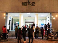 Cư dân mạng rung lắc theo dư chấn động đất