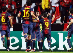 Messi ‘châm ngòi’, Barca ‘hạ sát’ Benfica