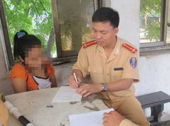 Hà Nội: CSGT giải cứu thiếu nữ nhảy cầu quyên sinh