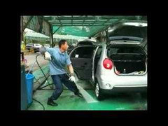 Rửa xe kiểu... nghệ sĩ