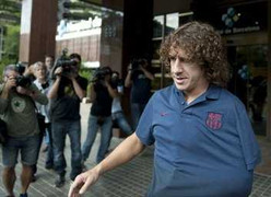 Puyol rời viện với lệnh nghỉ dài hạn