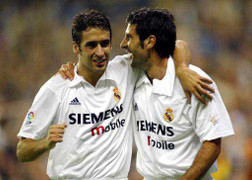 'Raul bị ép buộc rời khỏi Real'