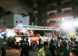 Cháy tại chung cư 25 tầng, hàng trăm người hoảng loạn