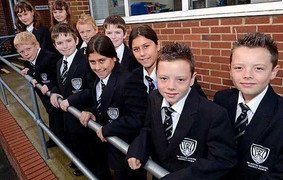 Kỳ lạ: 5 cặp song sinh học cùng một lớp