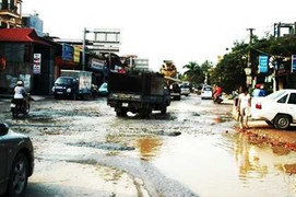 Sửa chữa đường tử thần Hà Nội: Hãy đợi đấy