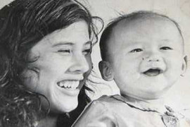 Em bé trong 'Cánh đồng hoang' thành tỷ phú