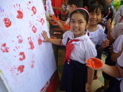 Trên 100.000 dấu vân tay ủng hộ 'Vì VN không dịch bệnh'