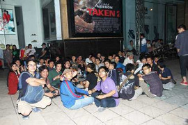 Xếp hàng đổi Galaxy Note II, Samsung đột nhiên hoãn