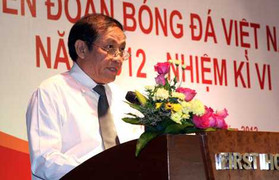 Bóng đá Việt hết cảnh ‘quân xanh’ cho đội bóng bầu Hiển