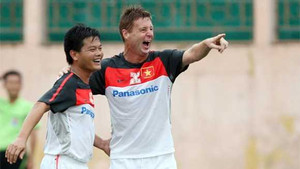 Thầy Tây lập siêu phẩm trên tuyển Việt Nam