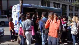 180 USD cho dịch vụ gửi điện thoại khi đến trường