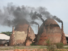 Hà Nội: Nổ lò gạch, 3 người thương vong
