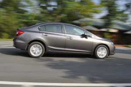 Đỡ ồn, dễ quan sát và đắt, Honda Civic mới có nên mua?