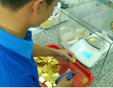 Vì sao vàng nội đắt hơn vàng ngoại 3 triệu đồng/lượng?