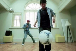 Nghệ thuật mới sao MU: Tâng bóng-beat box