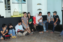 Khách Samsung Việt ngẫm chuyện mua... iPhone 5