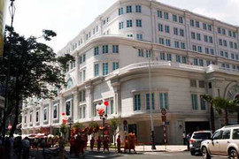 Dàn sao khủng hội tụ mừng khai trương Vincom Center A