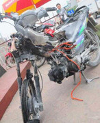 Hà Nội: Xe máy bốc cháy dữ dội trên cầu Chương Dương