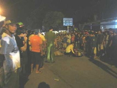 Xé lòng nhìn vợ bị xe container cán chết