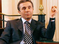 Bí mật làm giàu kinh ngạc của tỷ phú 'chân không tất'