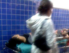 Xe dầu đâm vách núi, 5 người thương vong