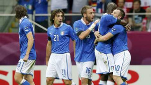 Pirlo tỏa sáng, Italia đánh bại nhược tiểu Armenia