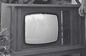 Ti vi đổ, bé hai tuổi tử vong