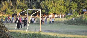 Bắt kẻ điên cuồng xả súng sát hại 8 cầu thủ bóng đá