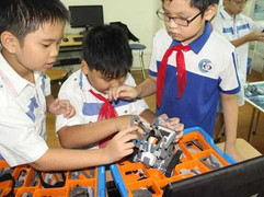 'Đột nhập' lò luyện chuyên gia robot nhí