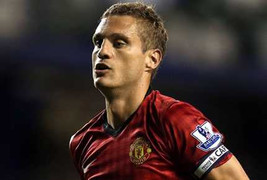 MU 24/7: Cộng đồng mạng ủng hộ MU bán Vidic