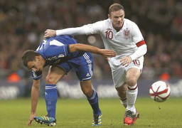 Rooney sẽ ghi bàn hay làm chân chuyền hạng nhất?