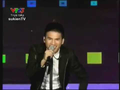 Quốc Thiên 'tán tỉnh' Mỹ Tâm trên sân khấu Vietnam Idol