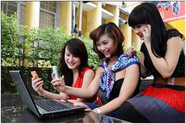 Hotgirl rủ nhau ‘săn’ Galaxy S3 online