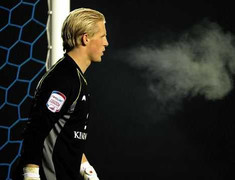 Mourinho chọn con trai huyền thoại MU thay Casillas