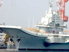 Máy bay Trung Quốc luyện hạ cánh trên tàu sân bay