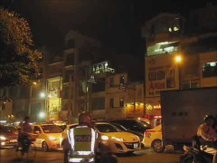 Rồ ga dọa cảnh sát, ngã xe như phim hành động