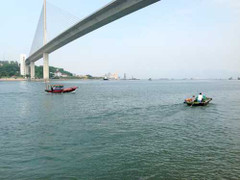 Người đàn ông nhảy cầu Bãi Cháy tự tử