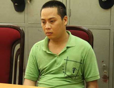 Dọa nổ mìn, tống tiền hai tiệm vàng