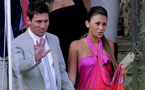 Messi có quý tử, Maradona bị ép bỏ bạn gái