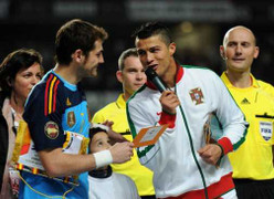 Nội bộ Real chia bè cánh vì 'Quả bóng vàng FIFA'