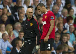 MU đổ cả chục triệu bảng bảo vệ Vidic, Rooney,...